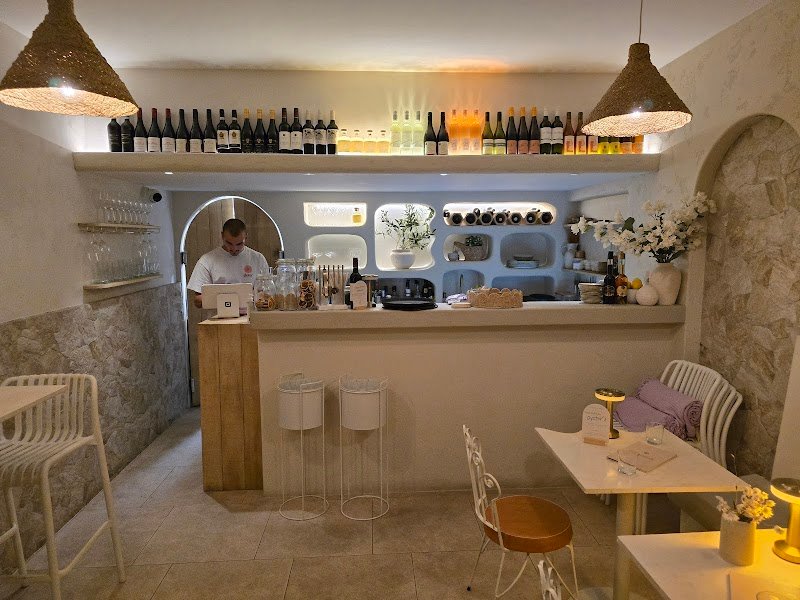 Casita Wine Bar photo 3