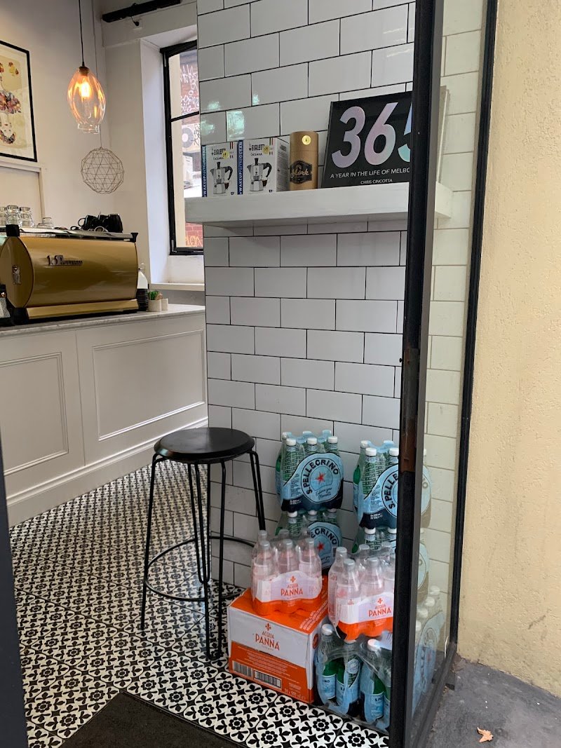 Little Avenue Des Italians photo 9