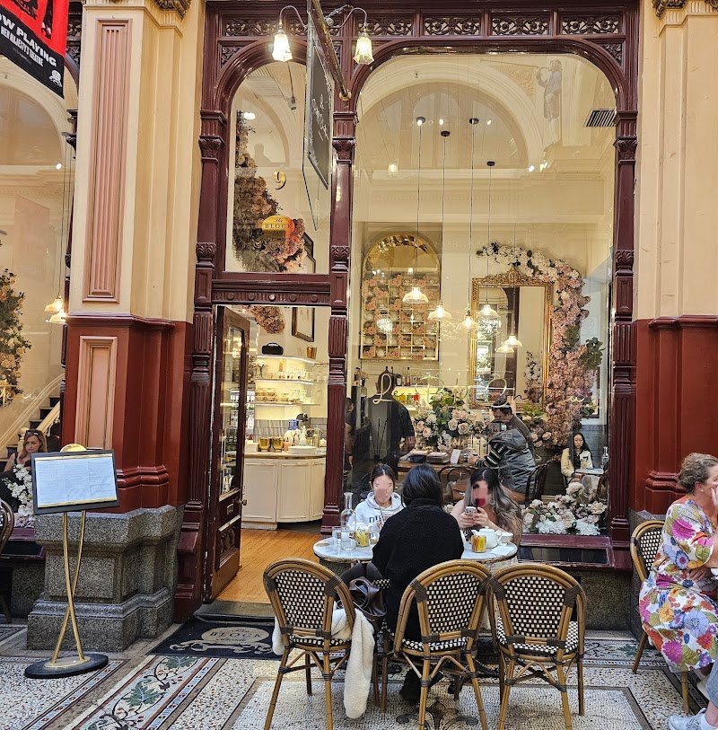 Le Petit Chateau Restaurant photo 8