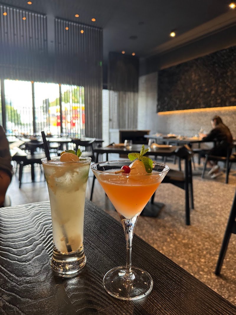 Mr.Tam Asian Fusion Restaurant - Dating, Modern, Dining, Sashimi, Sake, Whisky photo 8