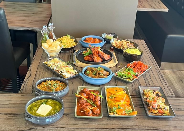 Aao Jee Traditional Indian Restaurant FRASER photo 2