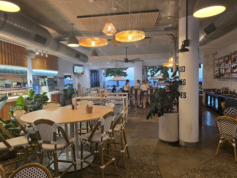 The Beach Hotel Townsville photo 4