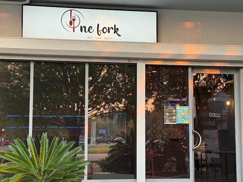 One Fork -Serving Breakfast , Lunch & Dinner