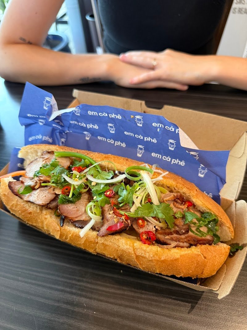 Lotus Saigon - em cà phê photo 10