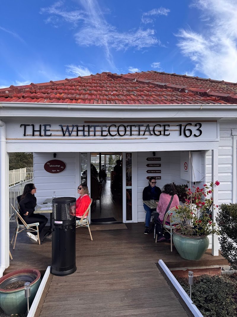 The whitecottage 163 photo 3