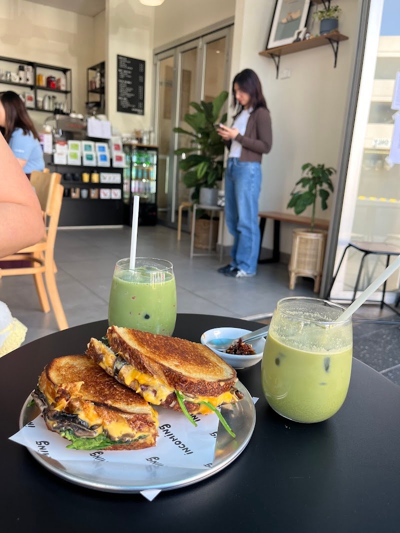 Incoming Cafe photo 3