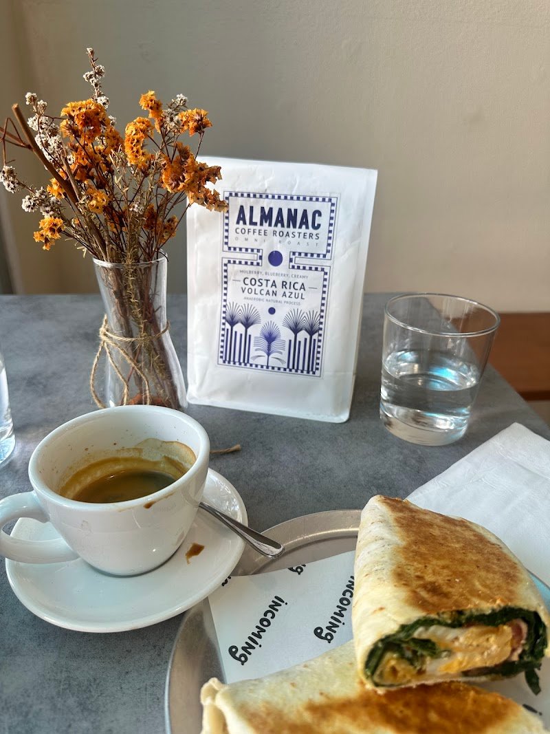 Incoming Cafe photo 4