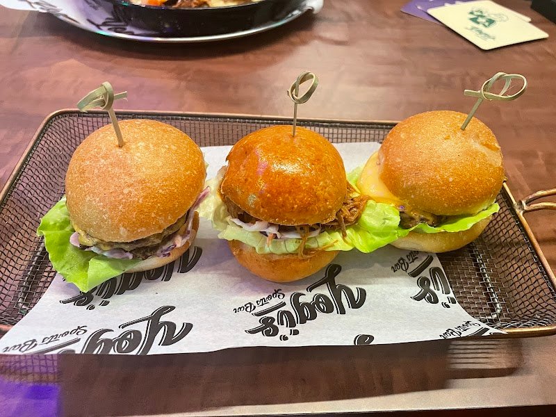 Yogi's Sports Bar photo 4