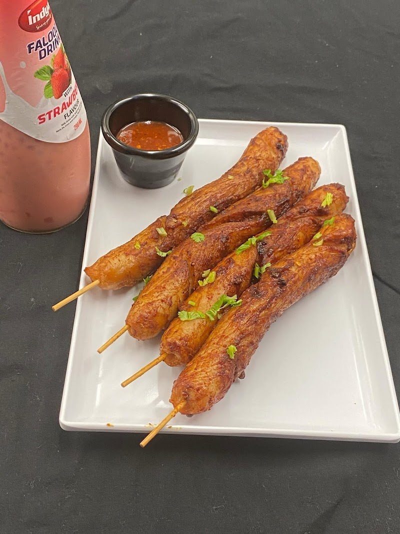 Momo Hungers photo 2