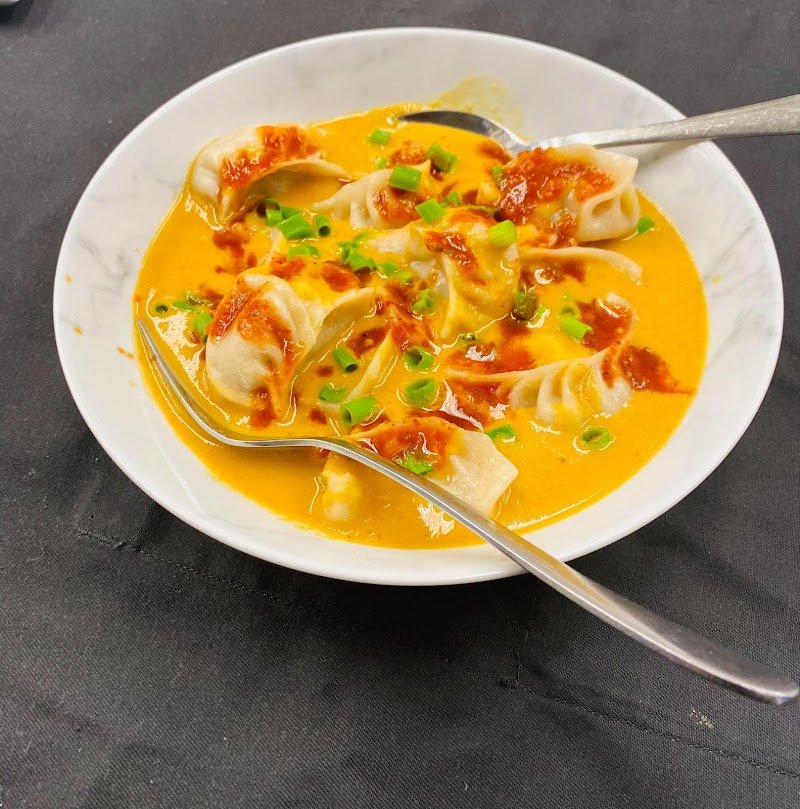 Momo Hungers photo 7