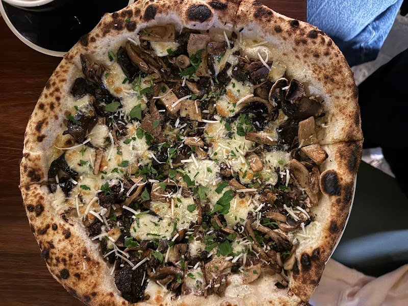 Matto Napoletano Pizzeria photo 4