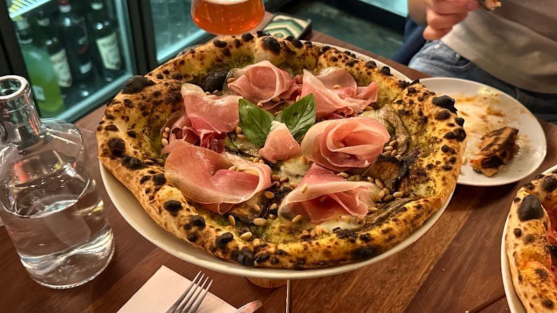 Matto Napoletano Pizzeria photo 3