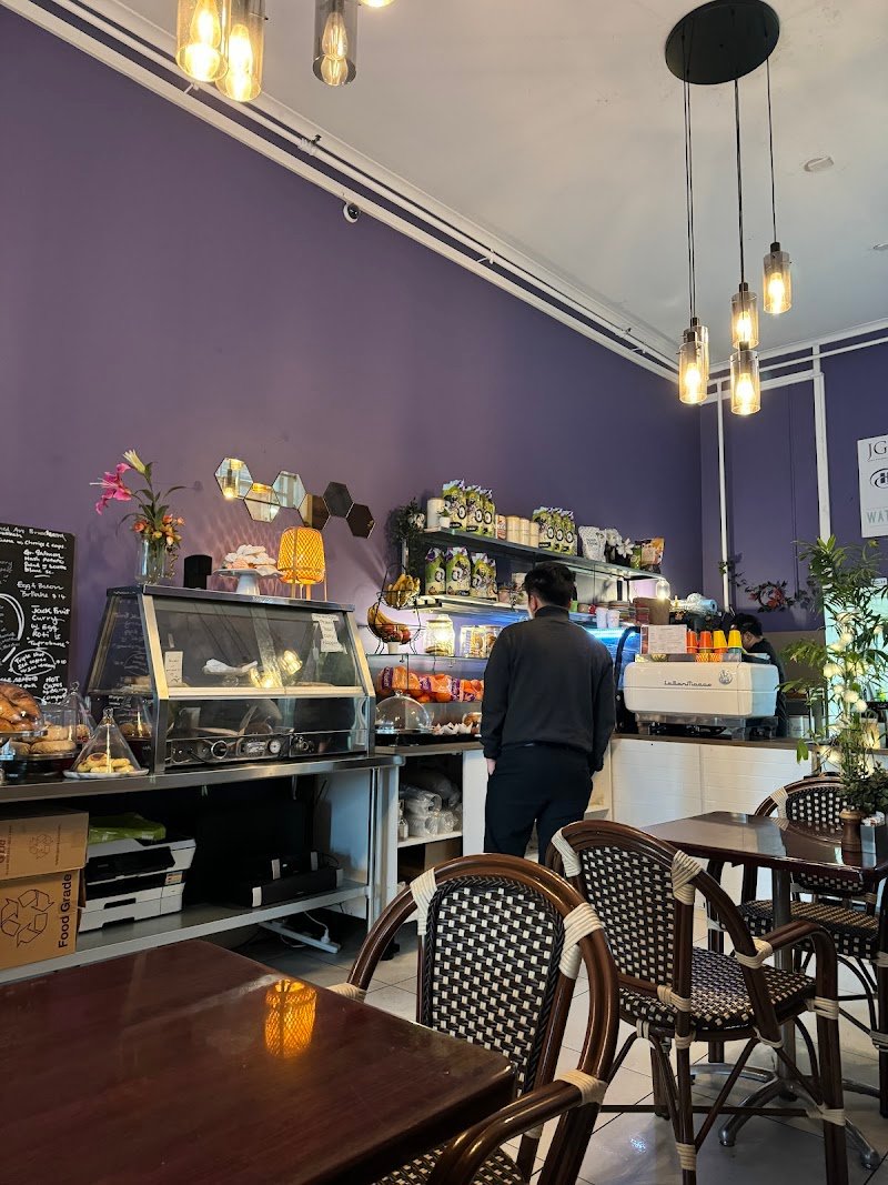 Manu's cafe and restaurant photo 5