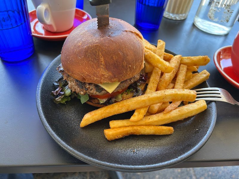 Manu's cafe and restaurant photo 3