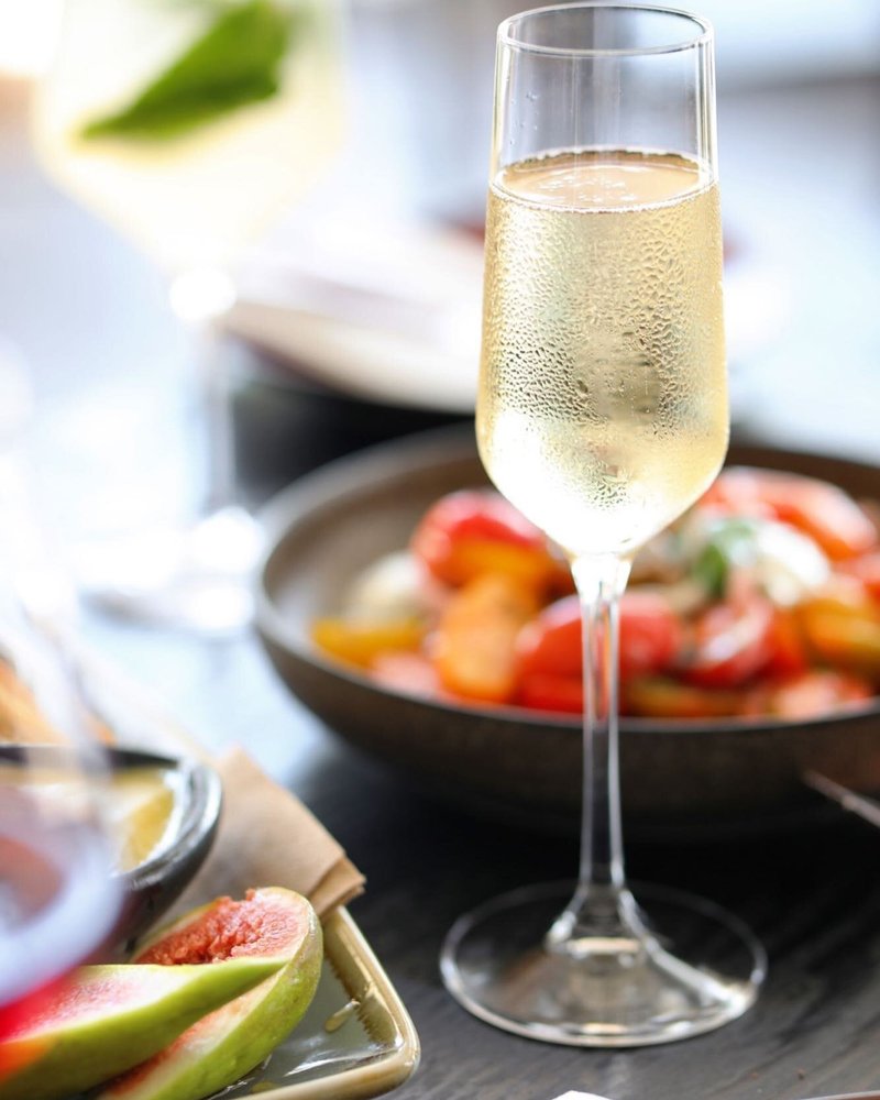 YoYo Bar and Restaurant photo 8