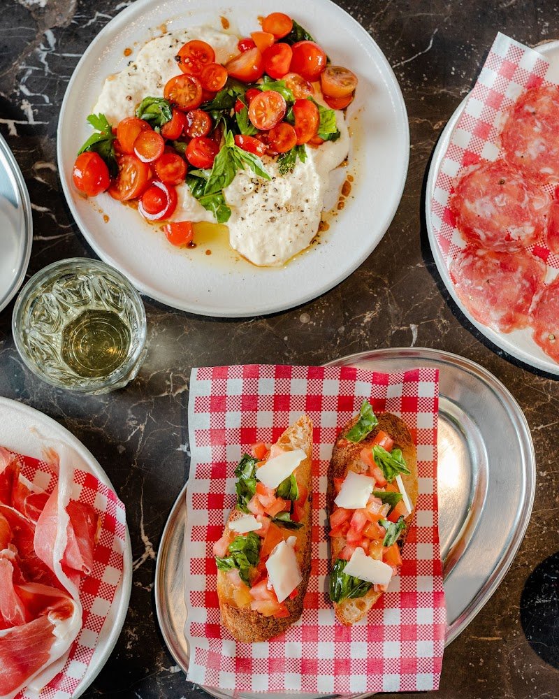 Cecchis Restaurant photo 5