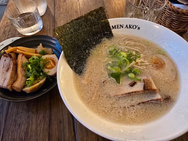 RAMEN AKOโs photo 3